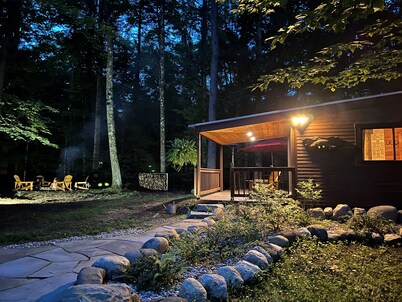 🐎Saratoga Track & Streamside Retreat 🌲 - Relax, Hike, Shop & Dine!