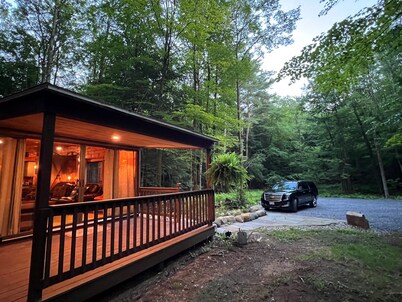 🐎Saratoga Track & Streamside Retreat 🌲 - Relax, Hike, Shop & Dine!