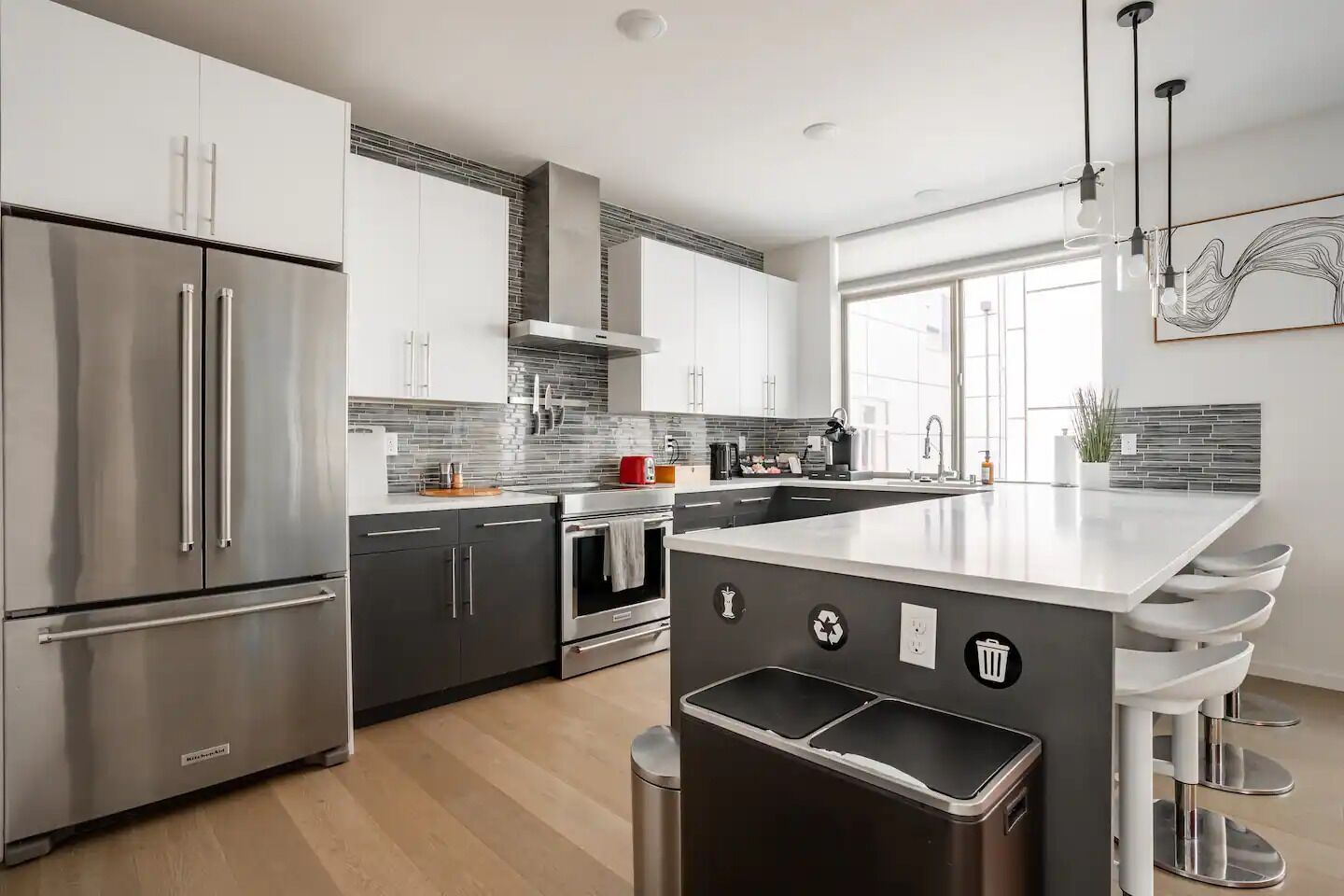 Stylish Urban Retreat w/ Rooftop Deck