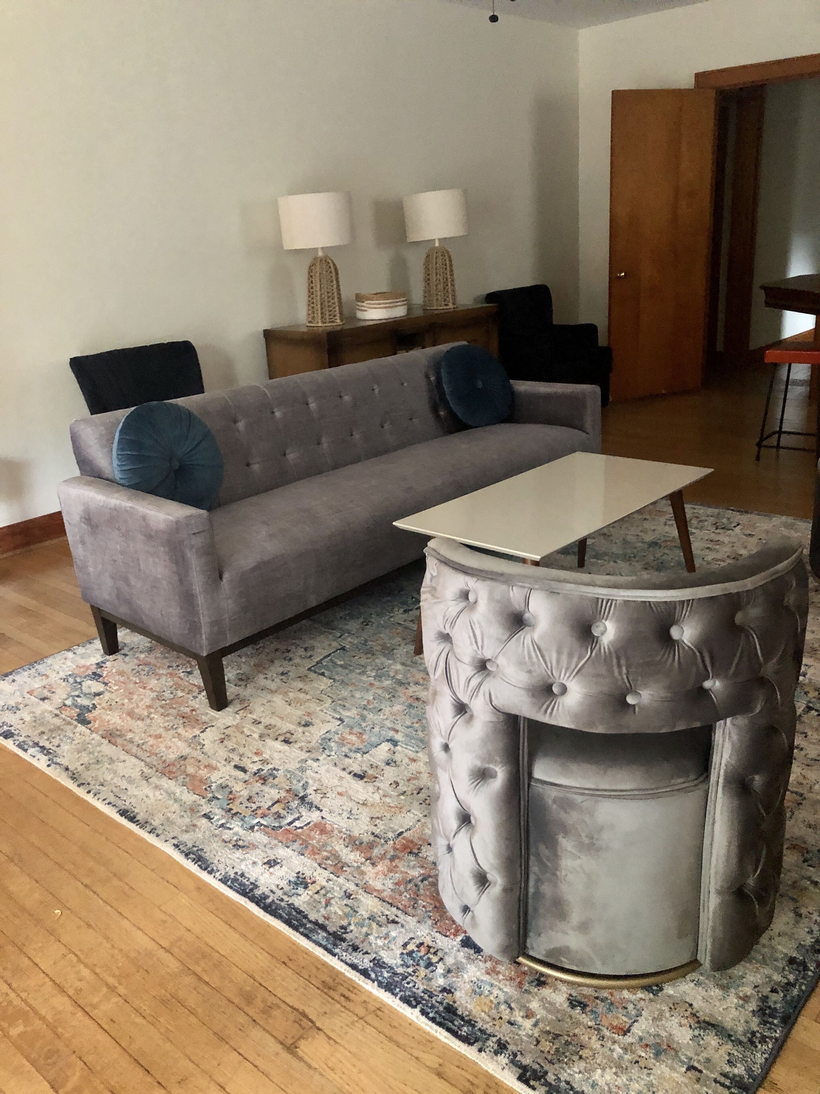 Sleeps 14  6 Bdrms 3.5 baths Enjoy your privacy & Bluegrass, Bourbon, and BBQ!