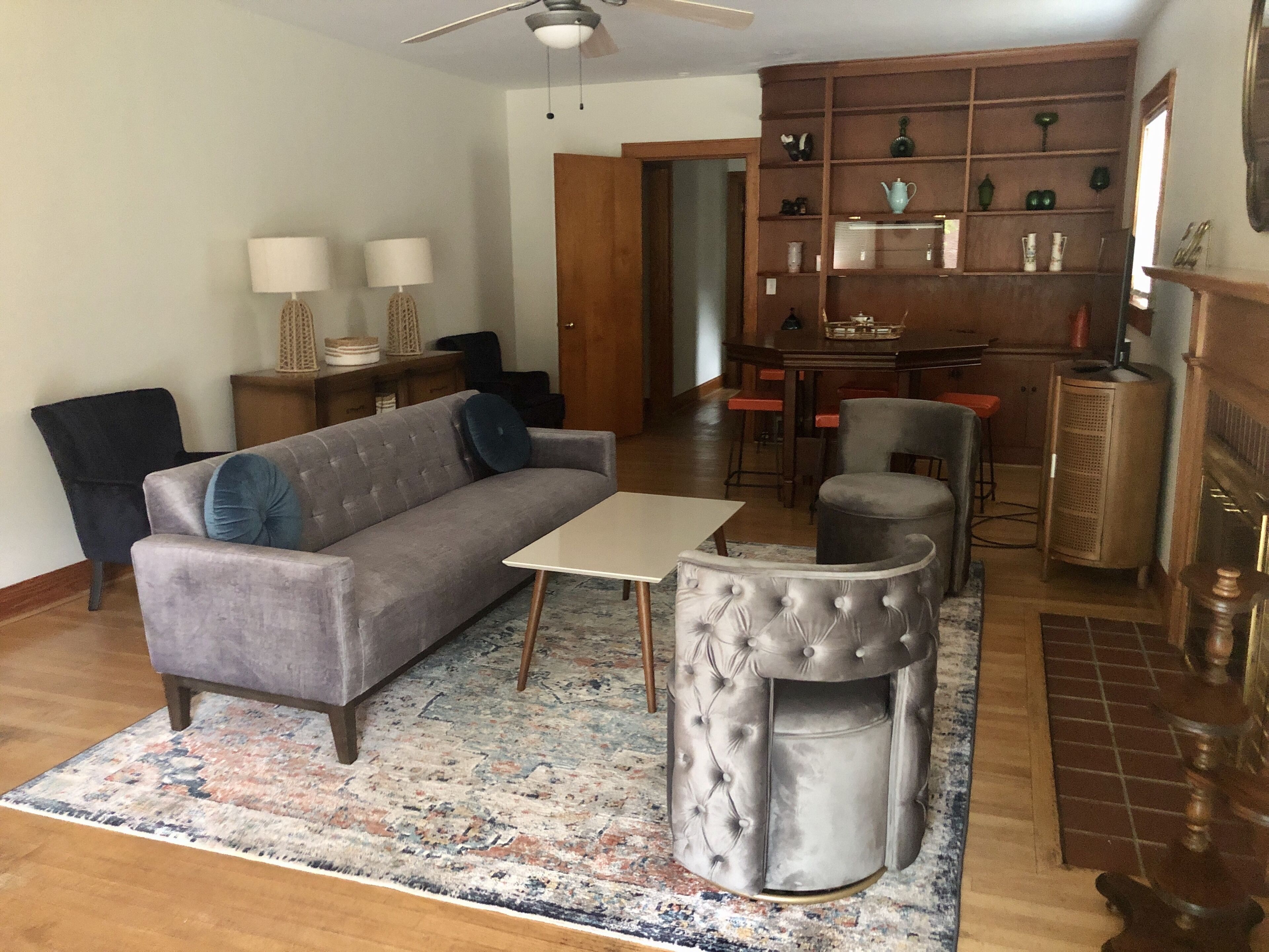 Sleeps 14  6 Bdrms 3.5 baths Enjoy your privacy & Bluegrass, Bourbon, and BBQ!