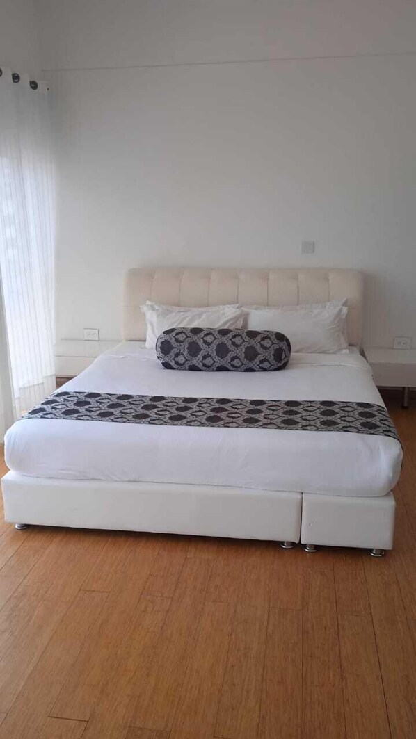 Individually furnished, desk, free WiFi, bed sheets