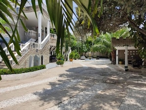 บริเวณภายนอก