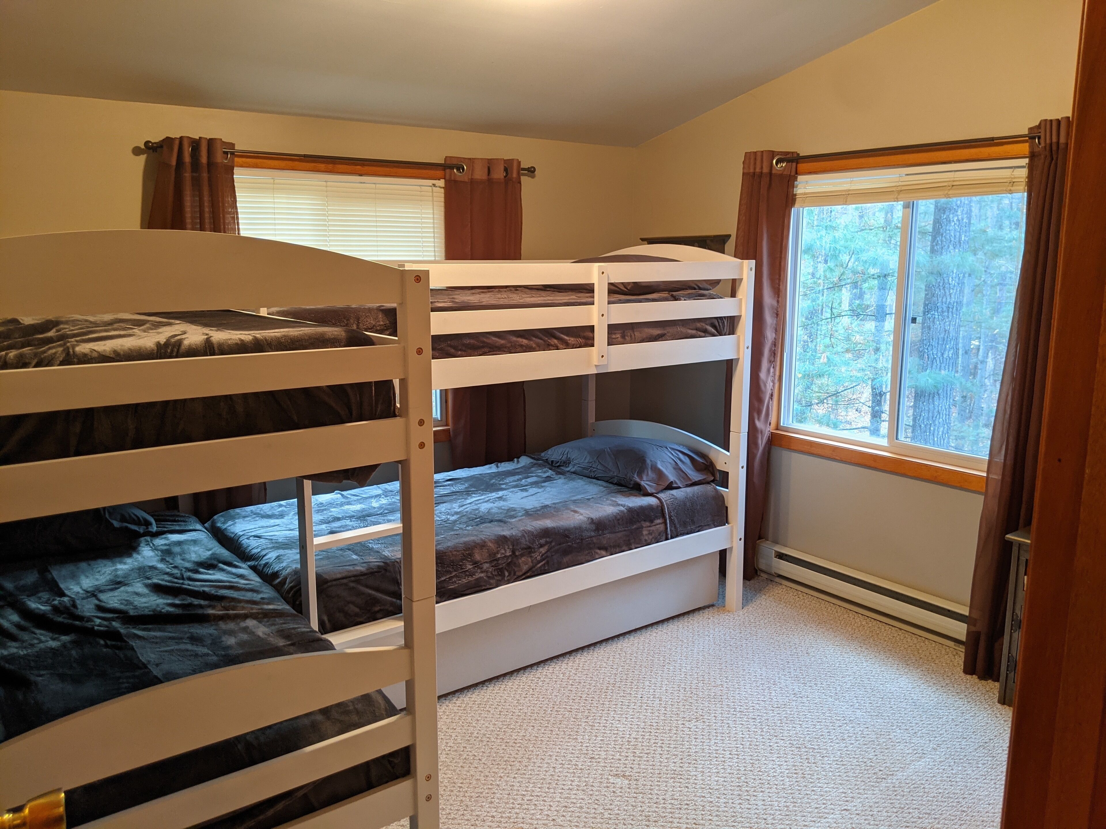 Spacious Higgins lake cabin Sam o set