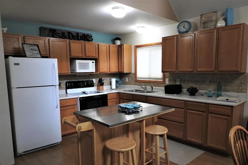 Higgins Lake Airbnb & Cheap Cabin Rentals from 45 AirCabins