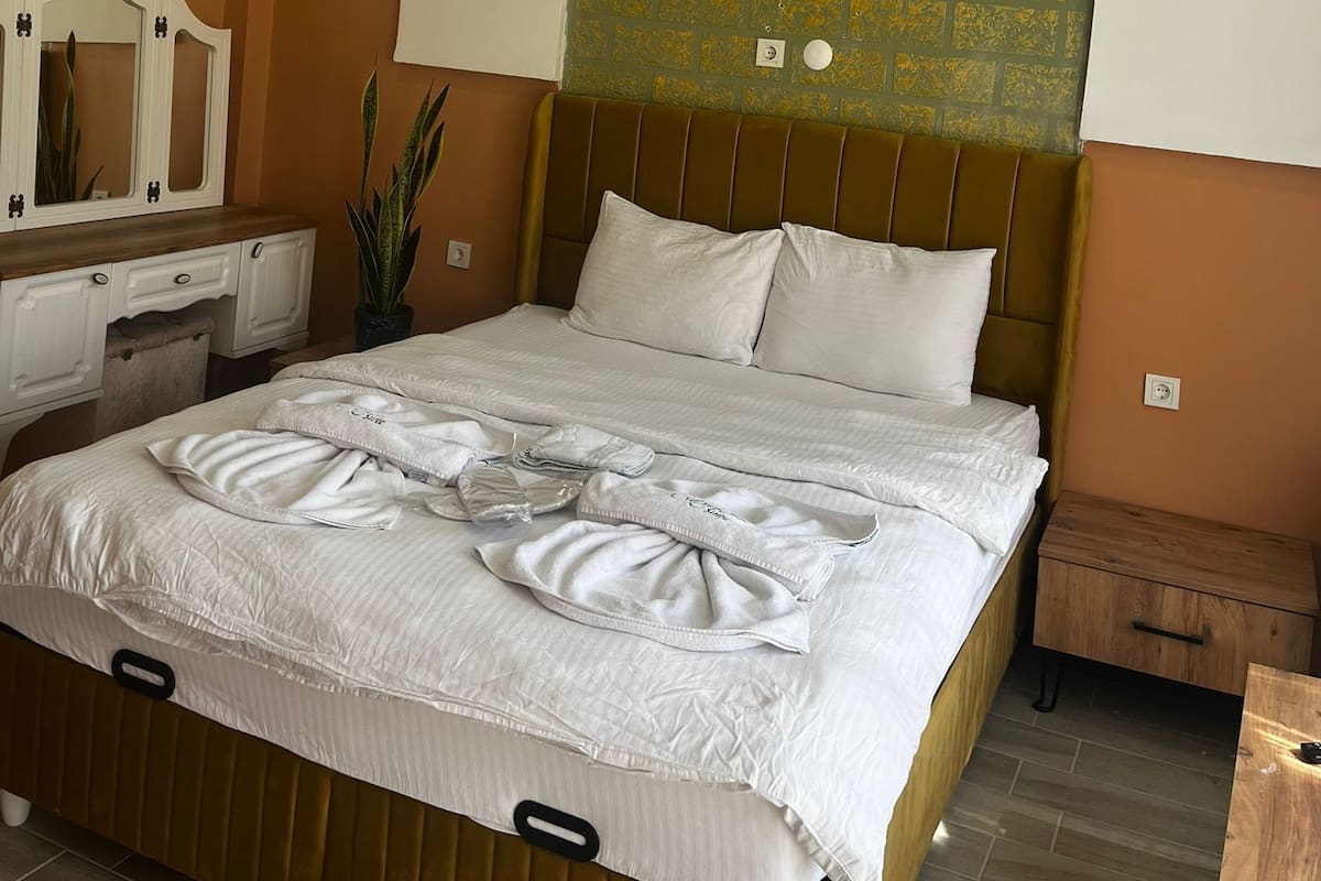 Superior Room, Lanai, City View | Premium bedding, minibar, individually decorated, desk