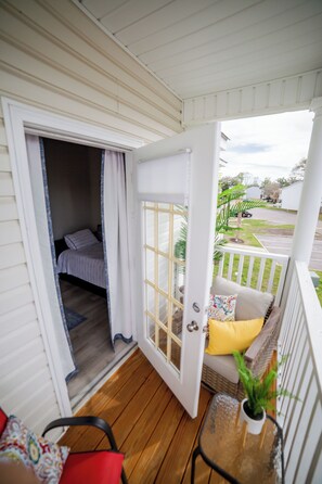 Terrace/patio - 5 Min Walk to Beach 🏝️ Recently Updated! Pool, Patio, Grill in Gated Community ☀️ (Gulfport)
