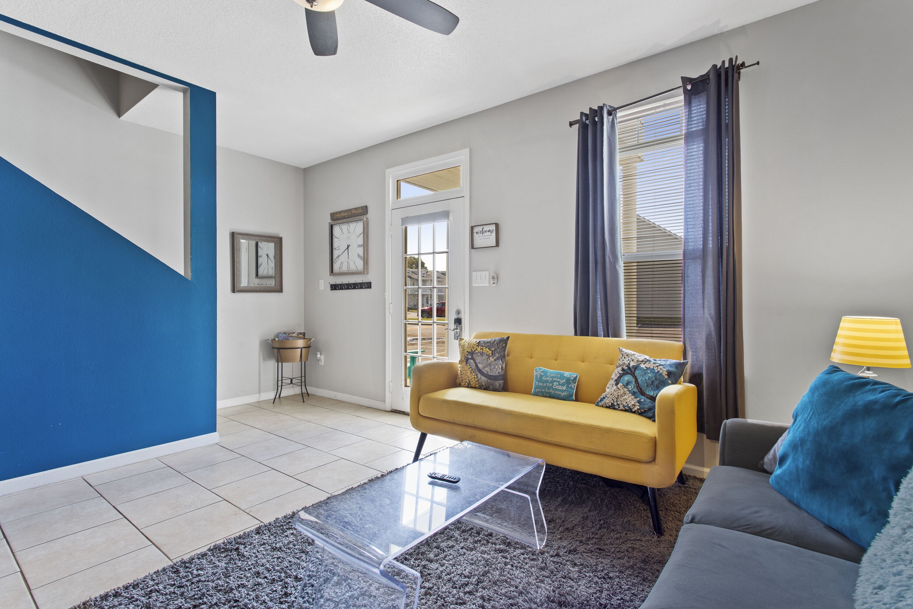 Pet Friendly! 5 Min Walk to Beach! Newly Updated! Pool, Patio, Grill & Bikes!! 