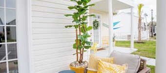 5 Min Walk to Beach 🏝️ Recently Updated! Pool, Patio, Grill in Gated Community ☀️