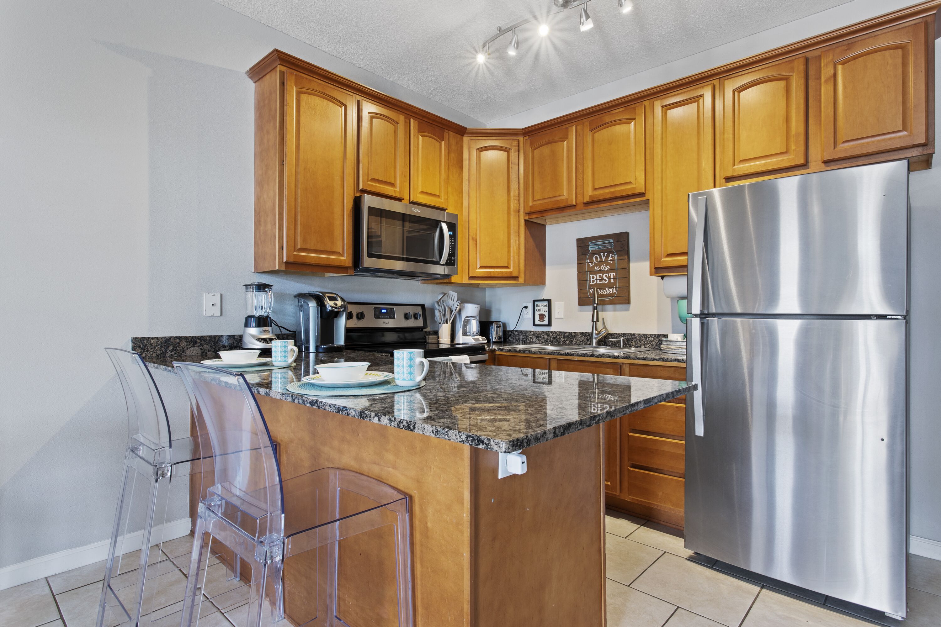 冰箱、微波炉、烤箱、炉灶