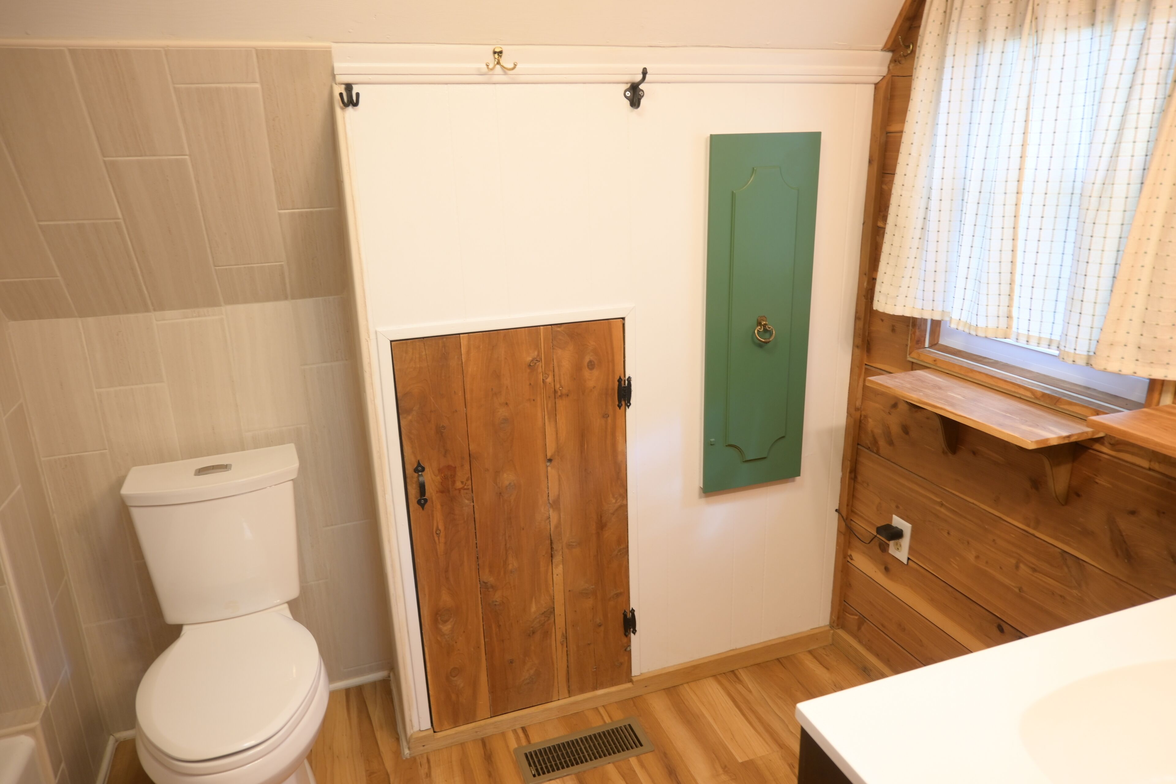 Lakefront A-frame: rare private dock, rock wall views, short walk to boat ramp