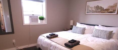 2 bedrooms, iron/ironing board, free WiFi, bed sheets