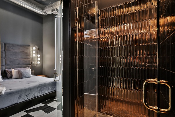 5 habitaciones, tabla de planchar con plancha y wifi gratis