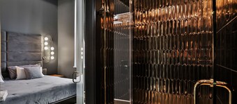 NEW Bourbon Trail Luxury Loft in Downtown Frankfort / 5 BR + 5 Bath / Sleeps 10