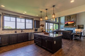 Interior - Just Bluffin' at Eagles Nest - Hot Tub, Views, Firepit, Pets (Banner Elk)