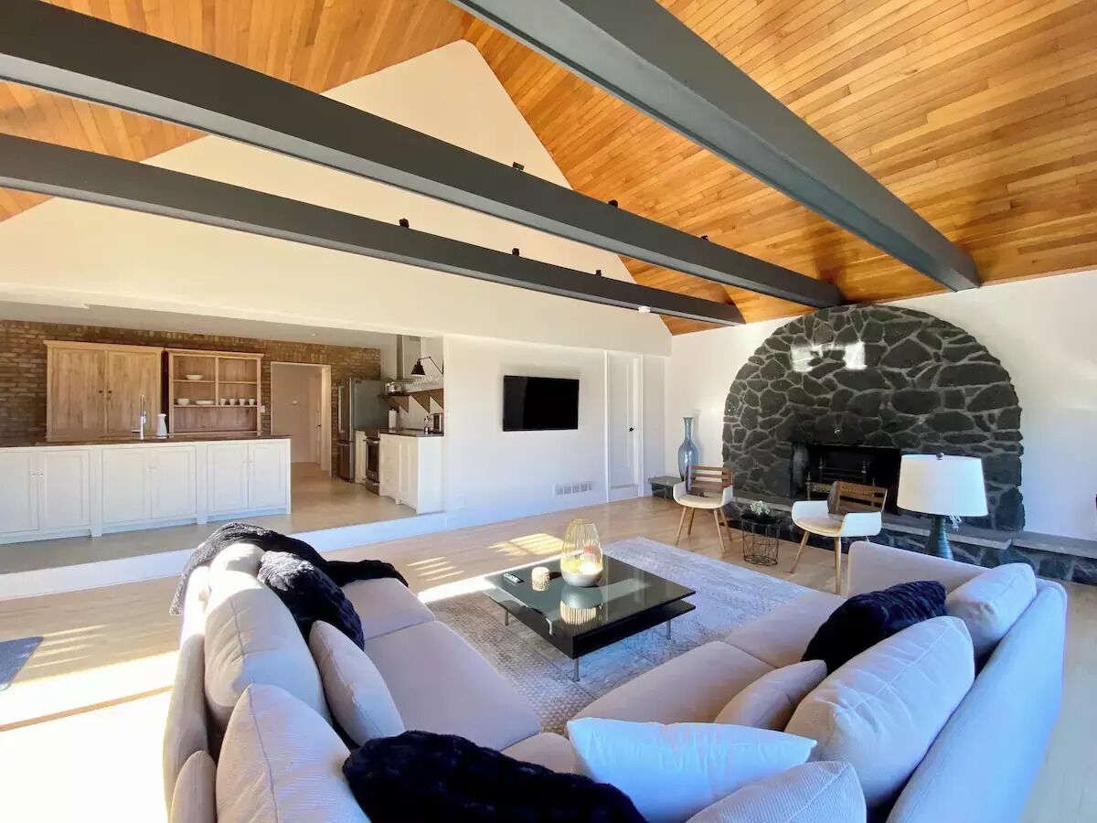 5000 Sq Ft of Peace and Serenity