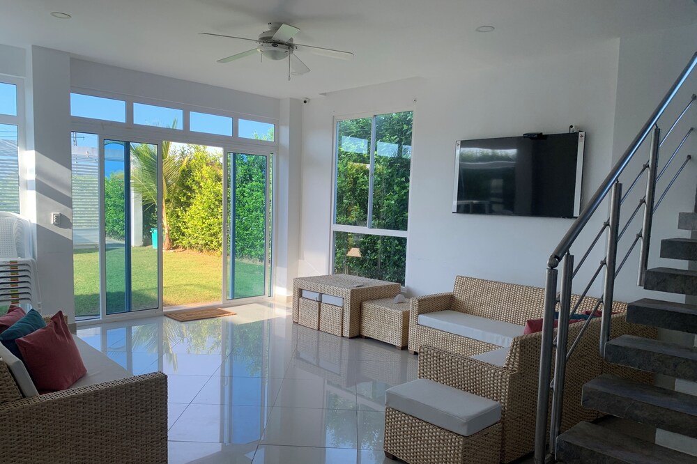 Romantic Villa 5 minutes from the beach