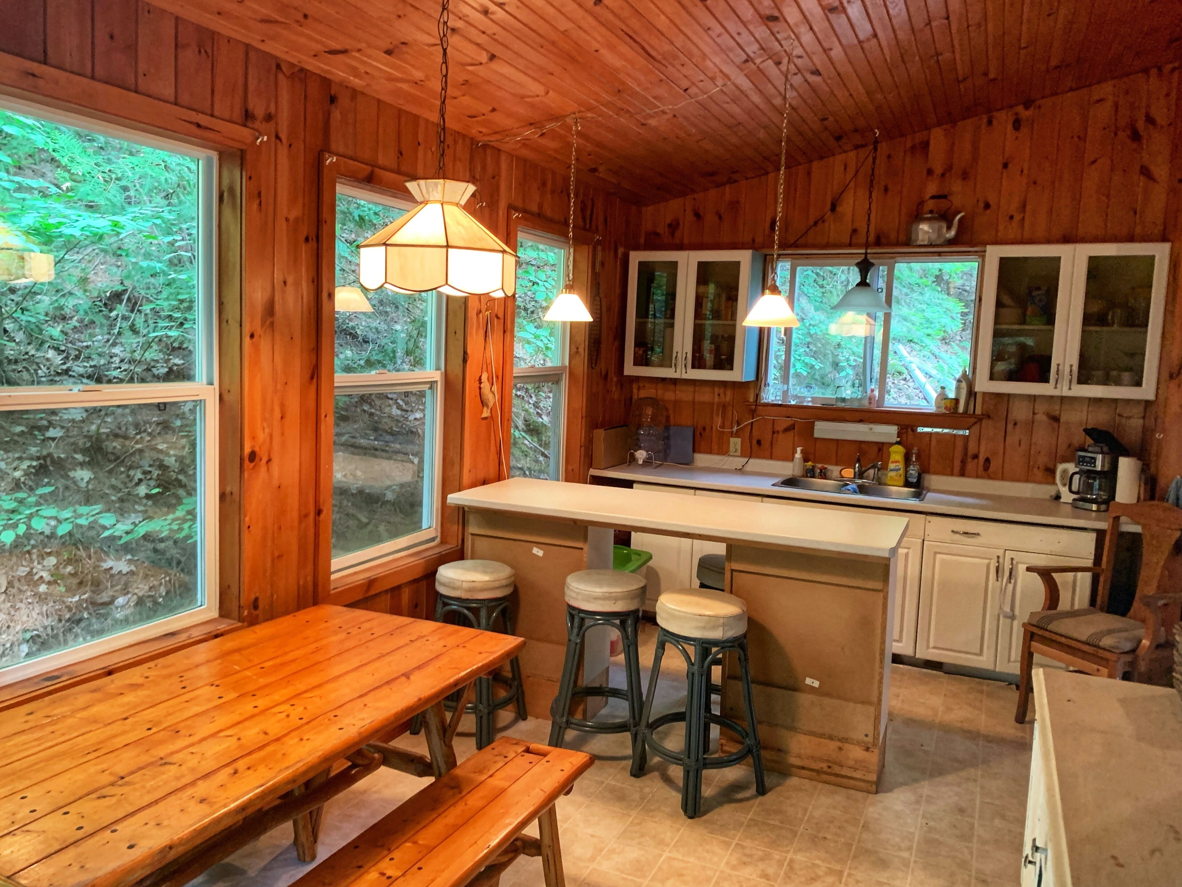 Cozy Cottage Nestled Along the Gull River