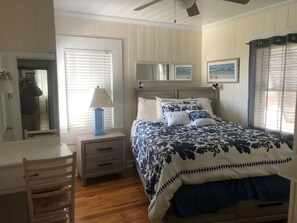 5 bedrooms, WiFi, bed sheets