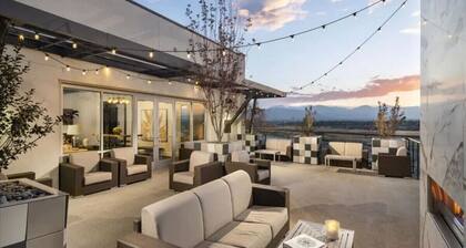 Mountain Oasis | 24 Hr Gym | Central | Hot Tub