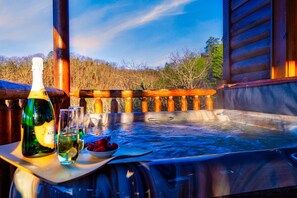 Tina de hidromasaje al aire libre