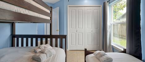 4 bedrooms, desk, travel crib, free WiFi