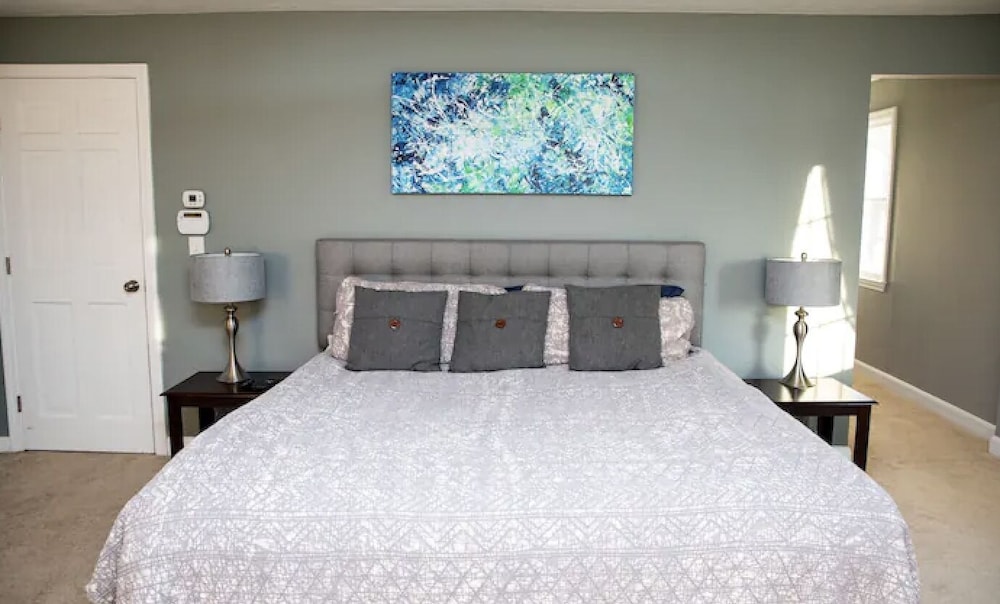 Large Private Home, with large yard, perfect for family getaways