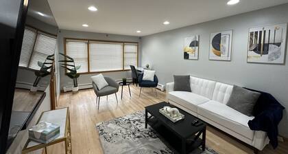 Spacious space 5 min from airport, outlet mall & restaurants .