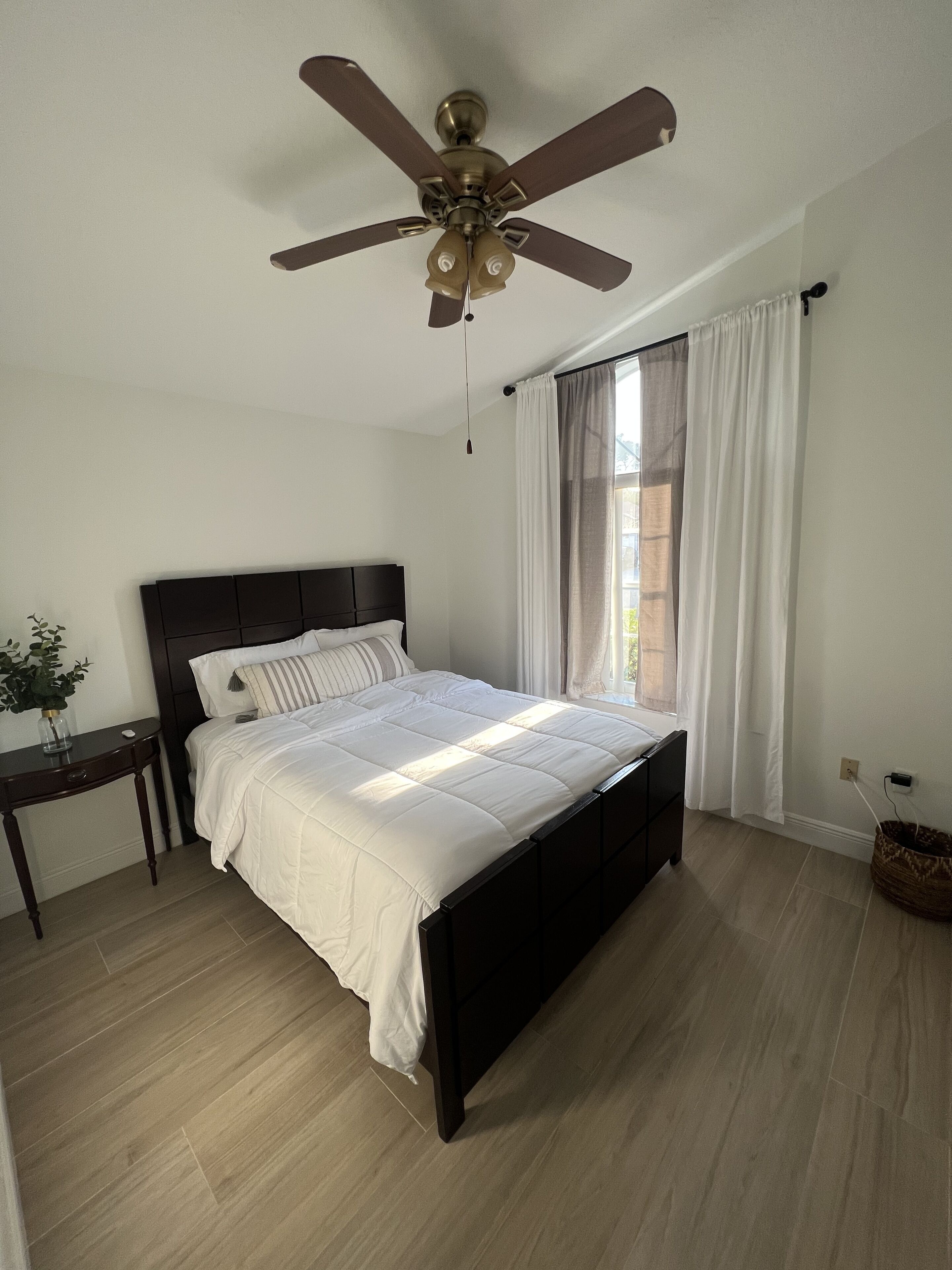 Family Friendly Home in a Central Location & Minutes From OIA