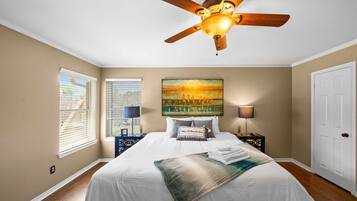 4 bedrooms, desk, iron/ironing board, travel crib