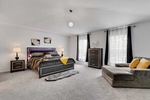 5 slaapkamers, een strijkplank/strijkijzer, wifi, beddengoed