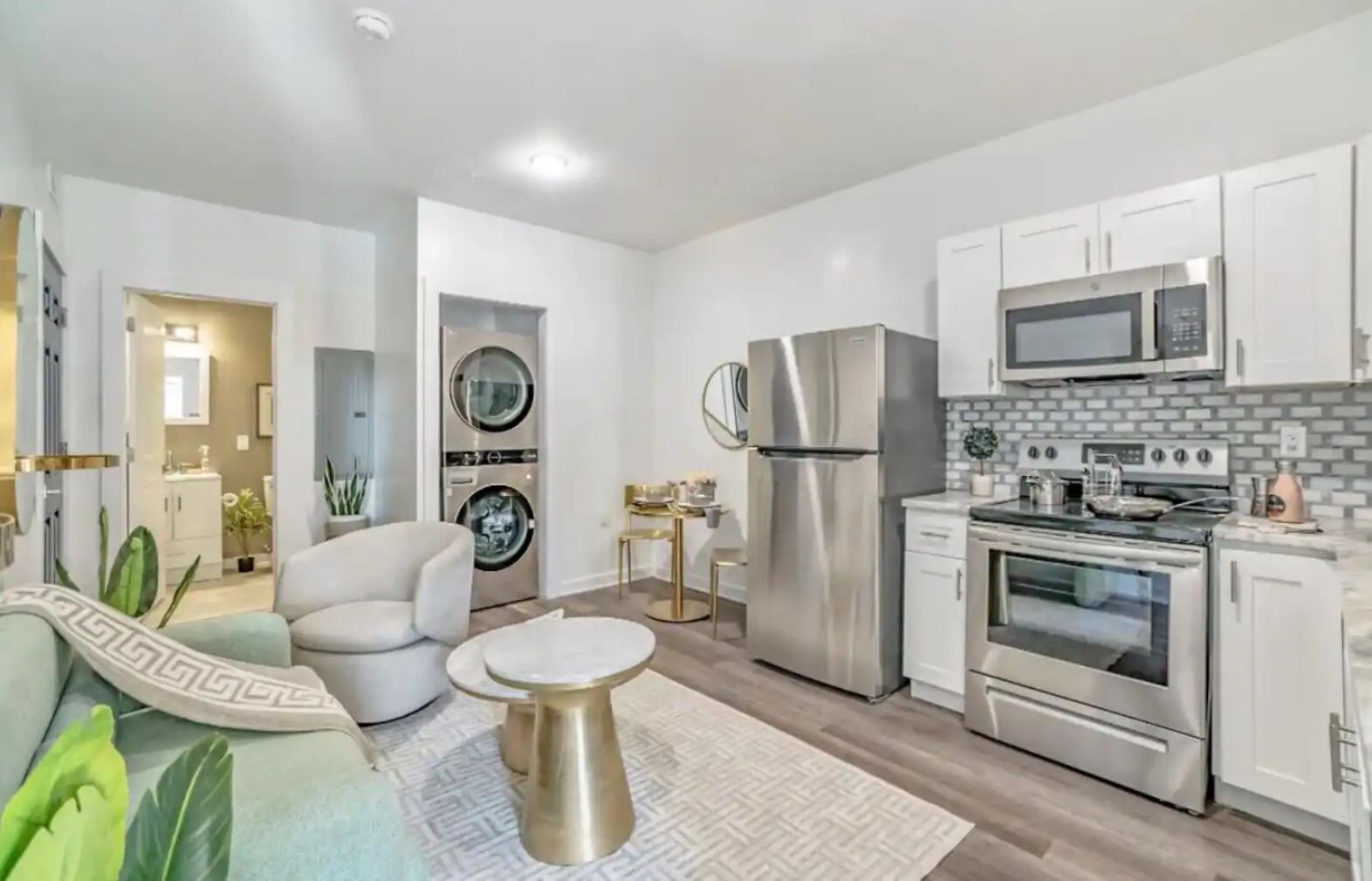 Illustrious 1 bed room suite! 