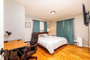 2 bedrooms, desk, iron/ironing board, free WiFi
