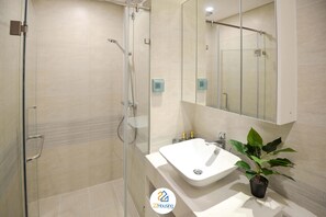Slippers - Vinhomes Metropolis (Hanoi)