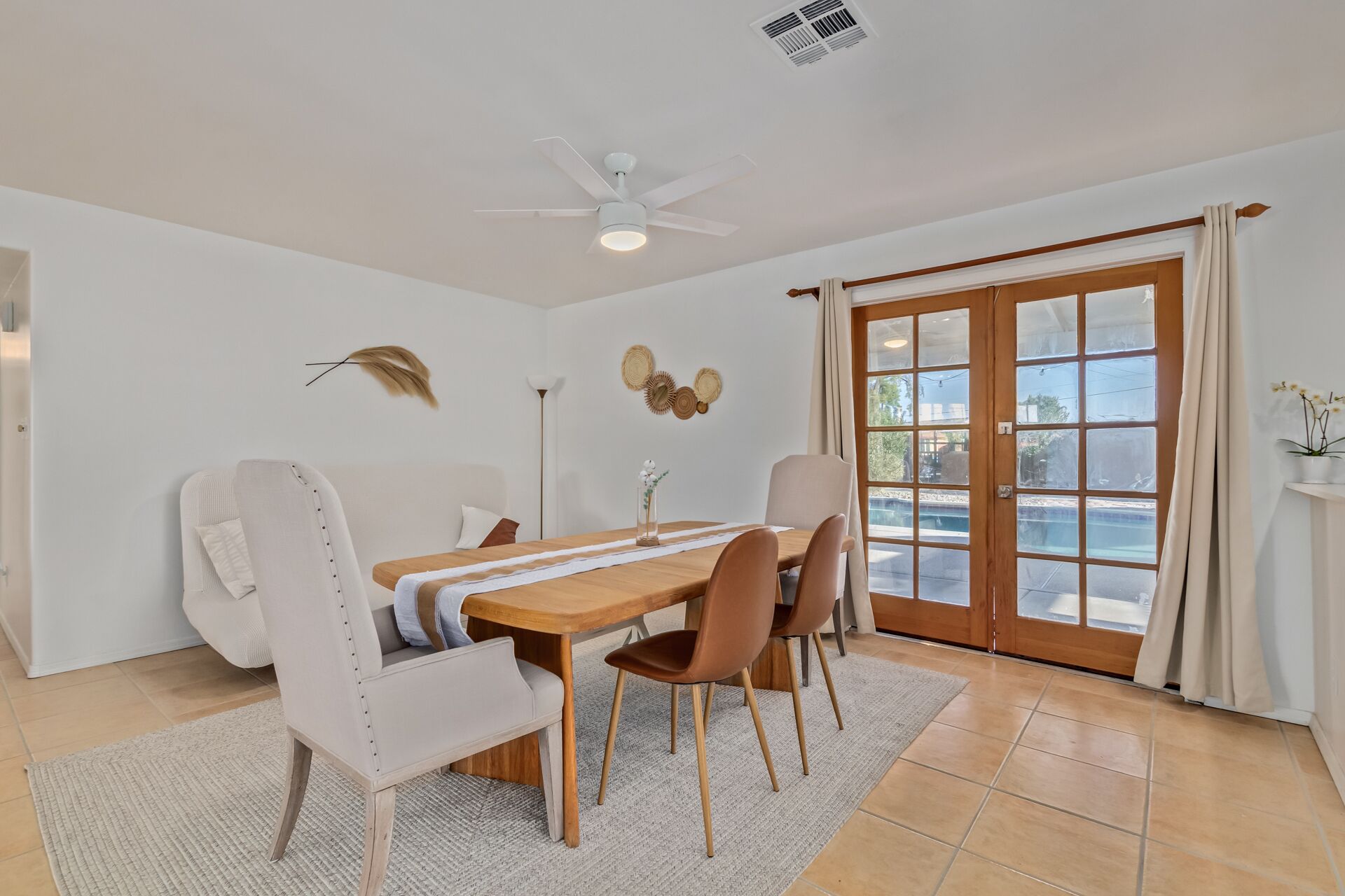 Mesa Sanctuary w/ Pool * Fire Pits* Bar & Grill