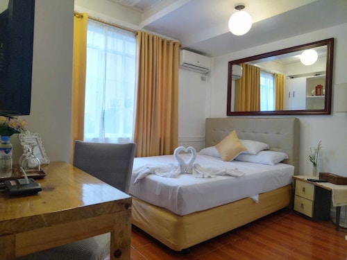 Makati Riverside Inn