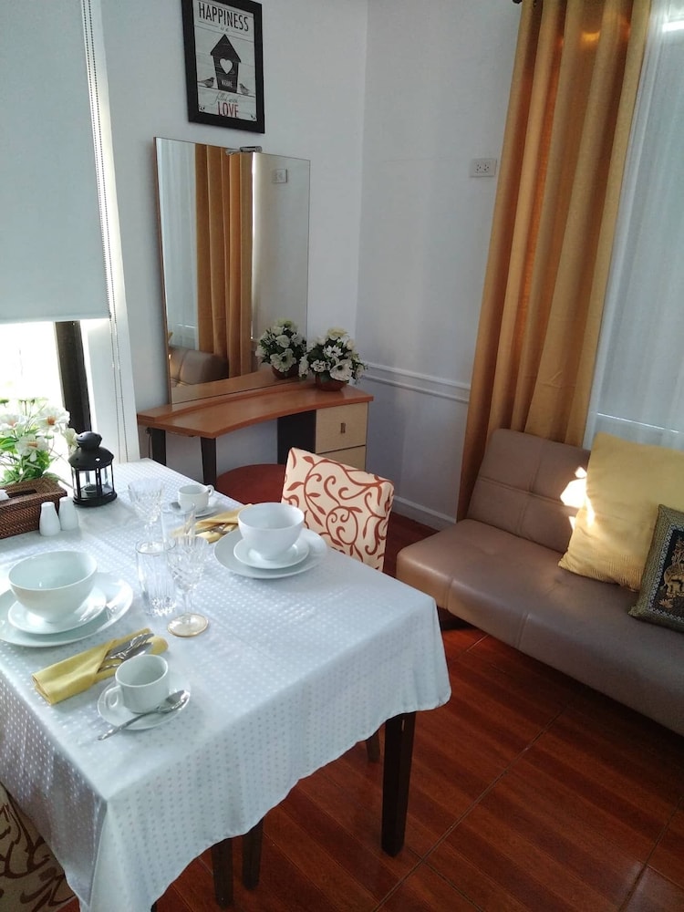 Makati Riverside Inn by null