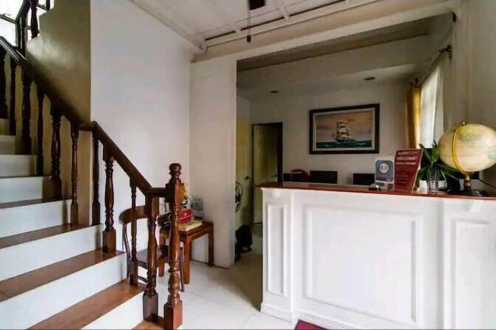 Makati Riverside Inn by null