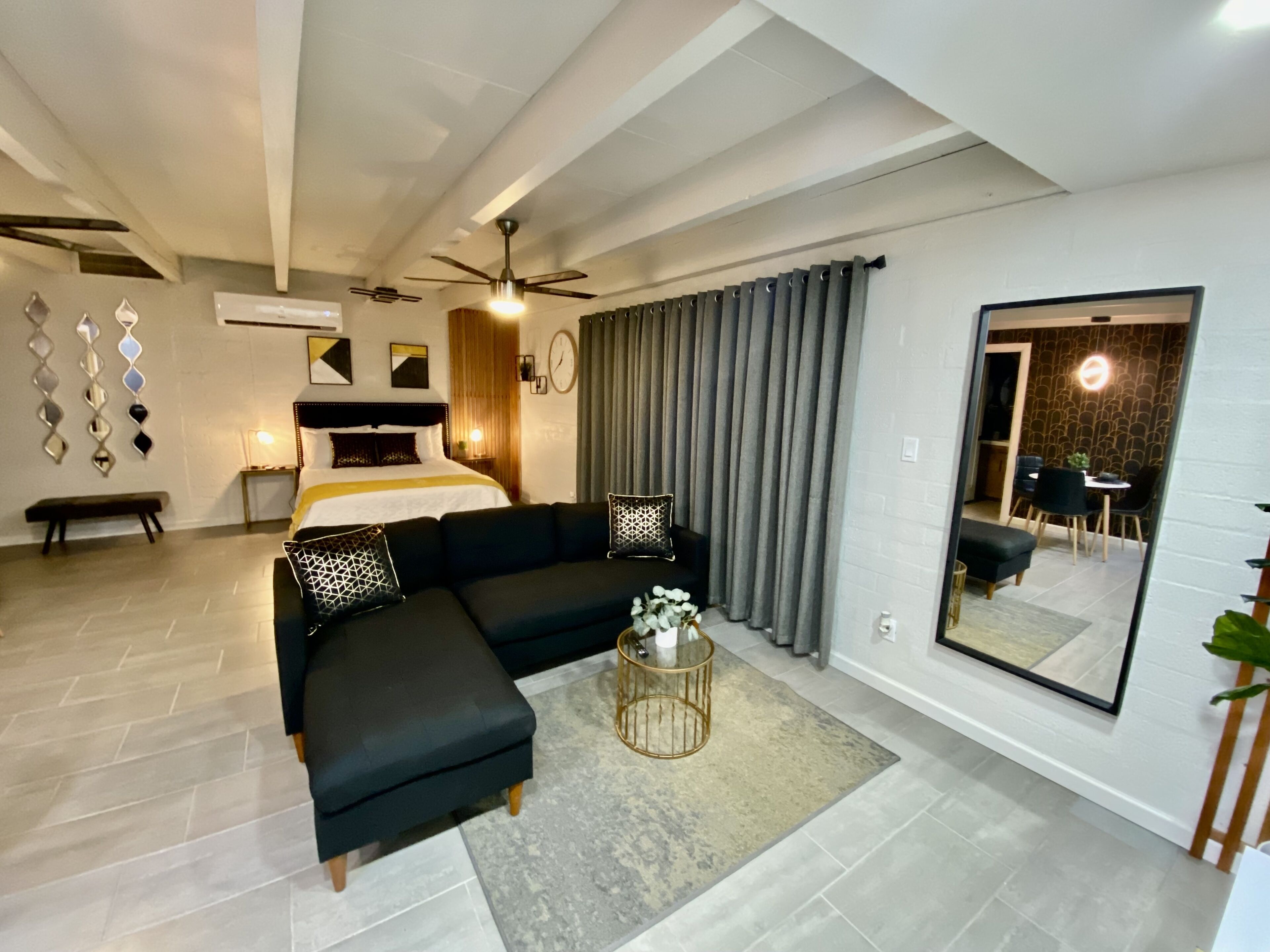 5 bedrooms, iron/ironing board, WiFi, bed sheets