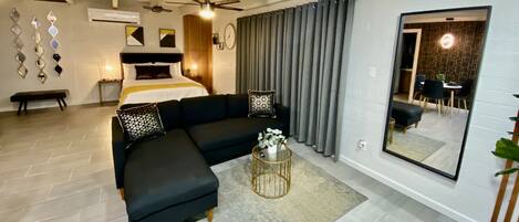 5 chambres, fer et planche à repasser, Wi-Fi, draps fournis