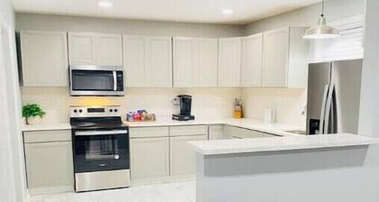 “New Listing” The Latest Luxurious Blue Cheetah!<br>4Bed 3Bath