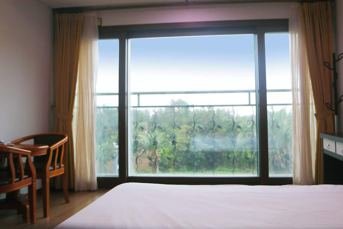 標準雙人房 | 書桌、手提電腦工作空間、隔音、免費 Wi-Fi