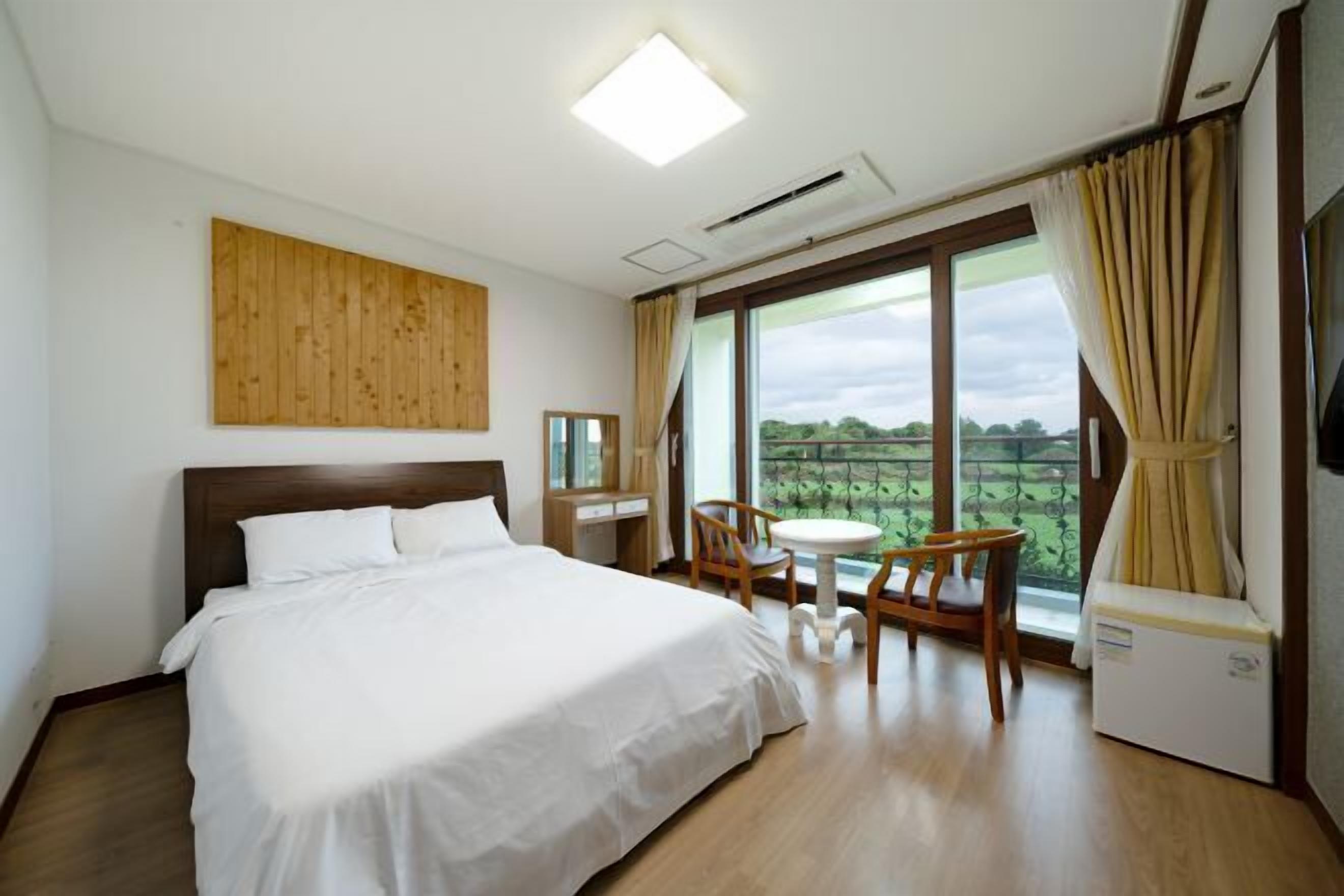 書桌、手提電腦工作空間、隔音、免費 Wi-Fi