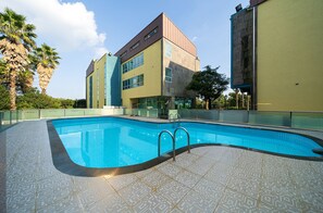 Piscina externa sazonal