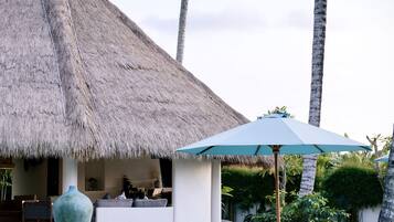 Innenpool, Außenpool