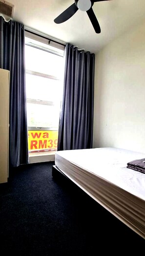 Single Room | Bed sheets - SPOT ON 90777 Aiman Room (Kuching)