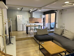 Flat-screen TV - Casa en Sant Cugat del Valles (Sant Cugat del Vallès)