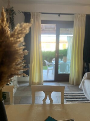 Interior - Corner of paradise ... (Pittulongu)