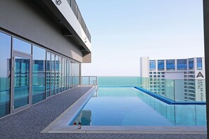 Indoor/outdoor pool - SoTA Collection The Haeundae  (Busan)