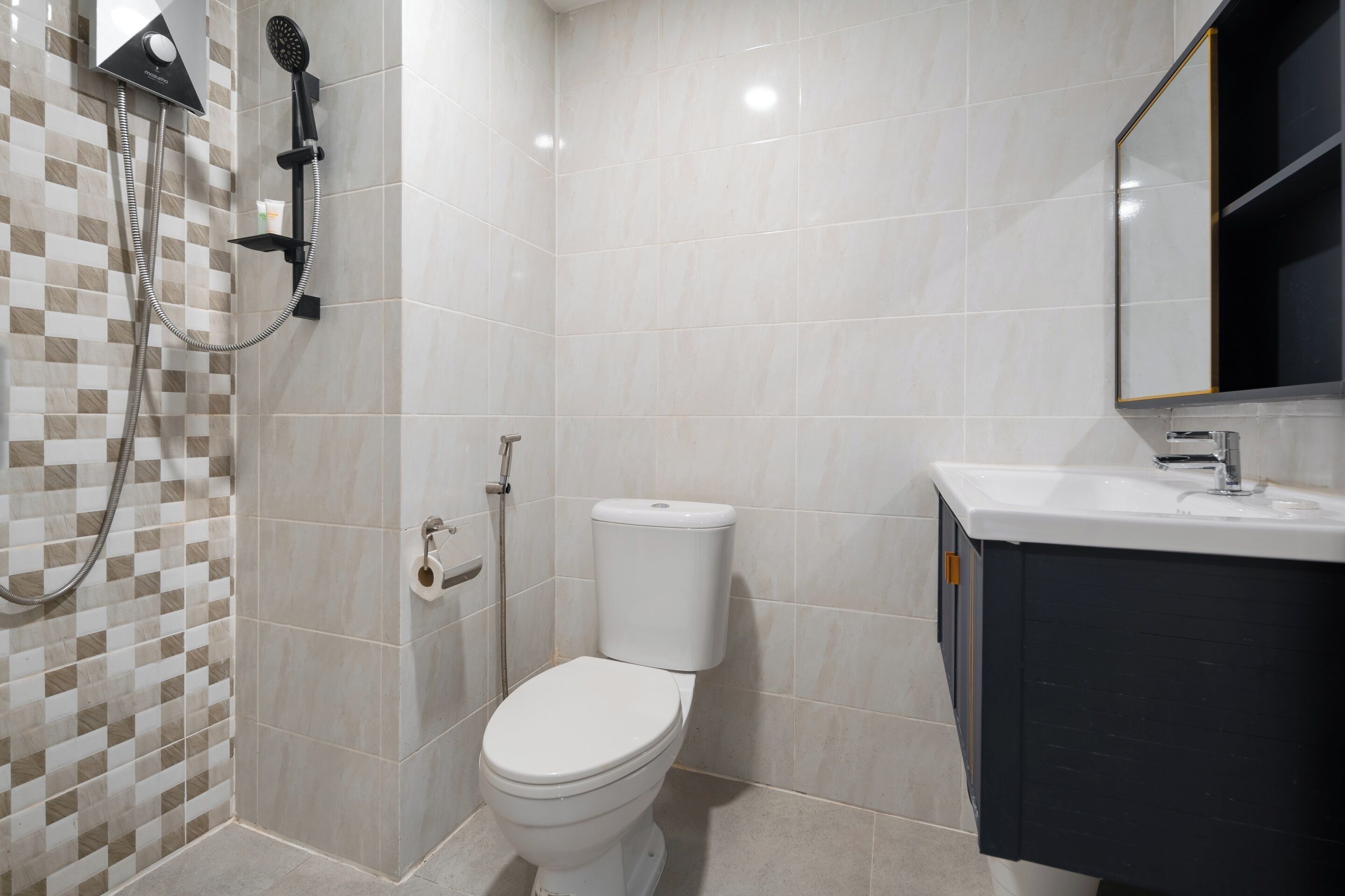 iCheck inn Darisa Ngamwongwan